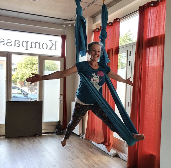 Aerial Yoga Cecilia Level2